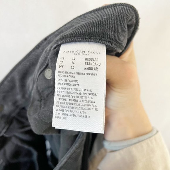 American Eagle Comfort Stretch Waistband Black Ripped Denim Mom Jean - Size 14 - Picture 5 of 5